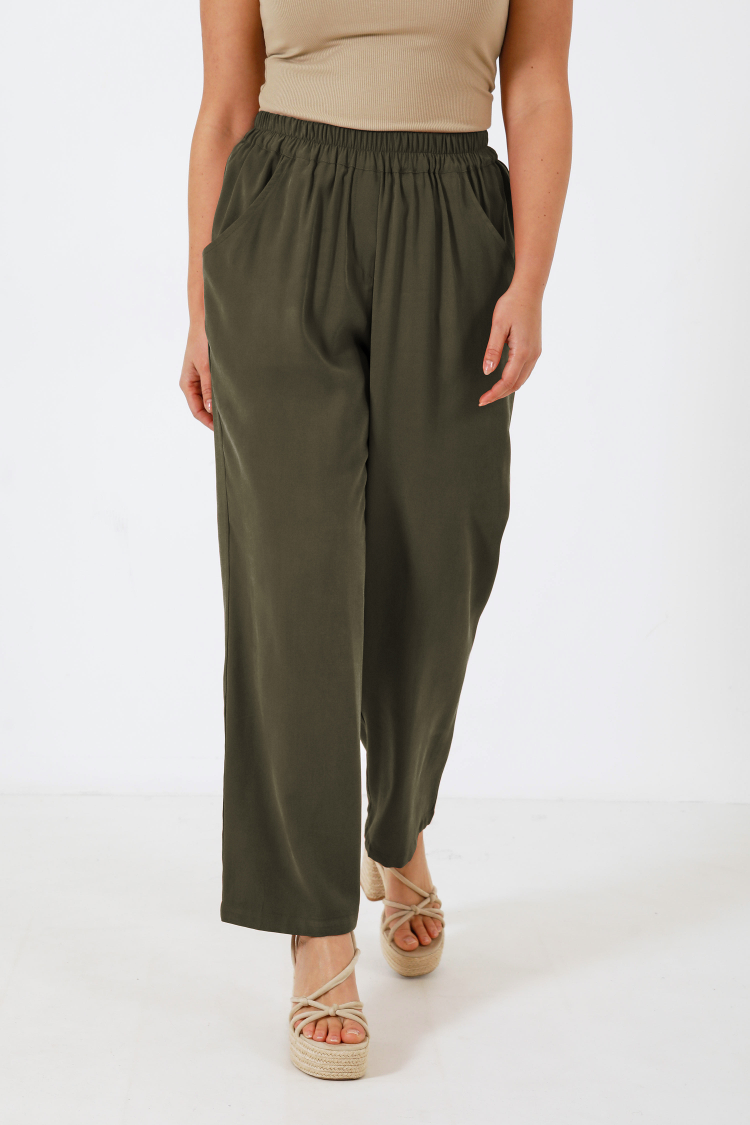 Straight-fit, elasticated, plain tailored trousers 