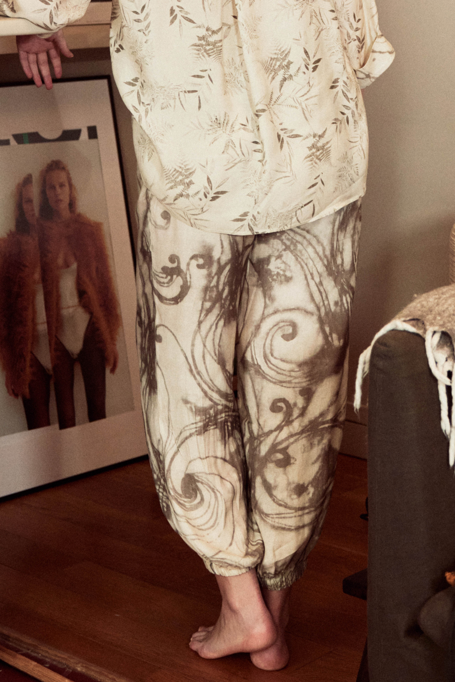 Pantalon en viscose écovéro imprimée effet satiné