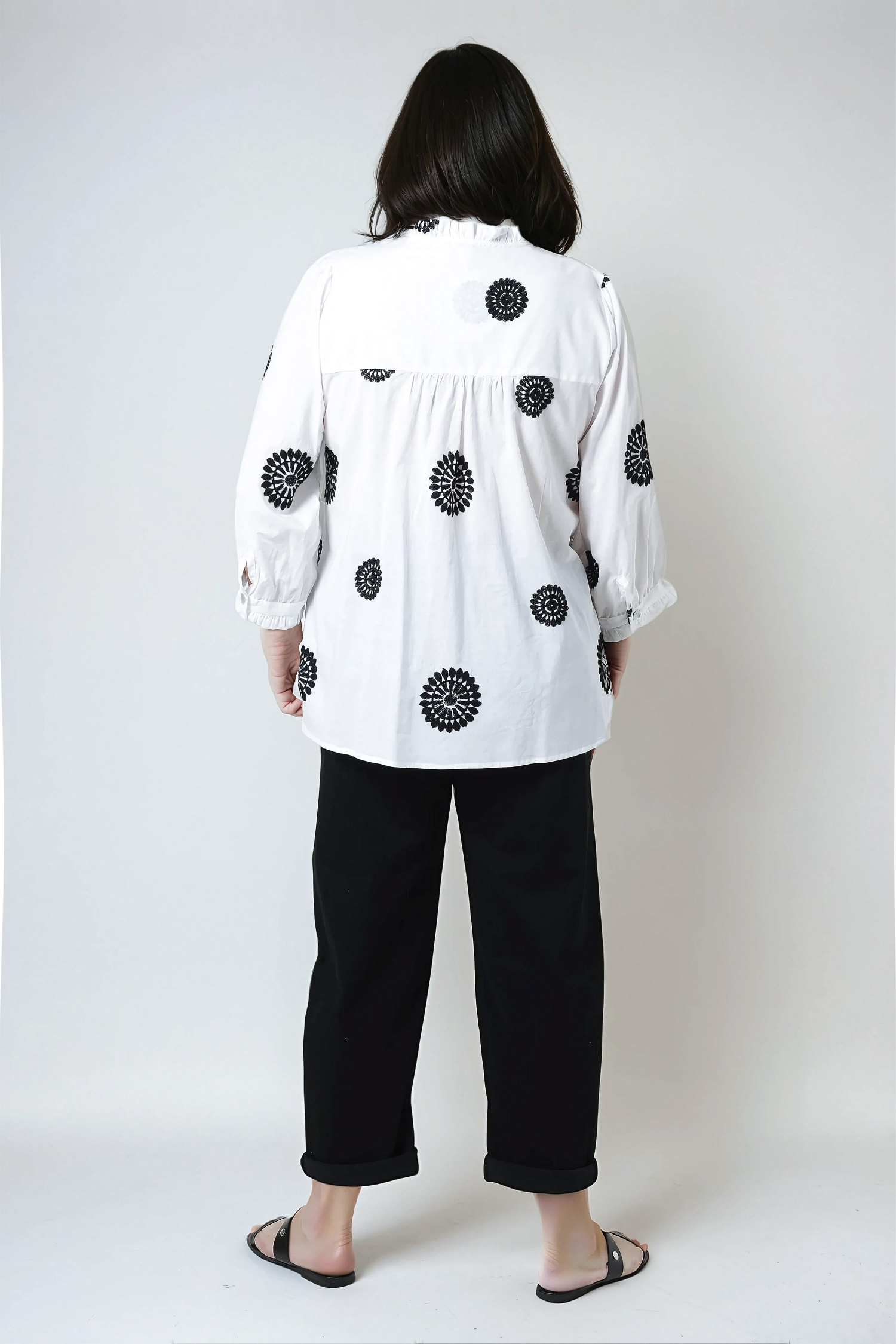 Chemise en coton brodé