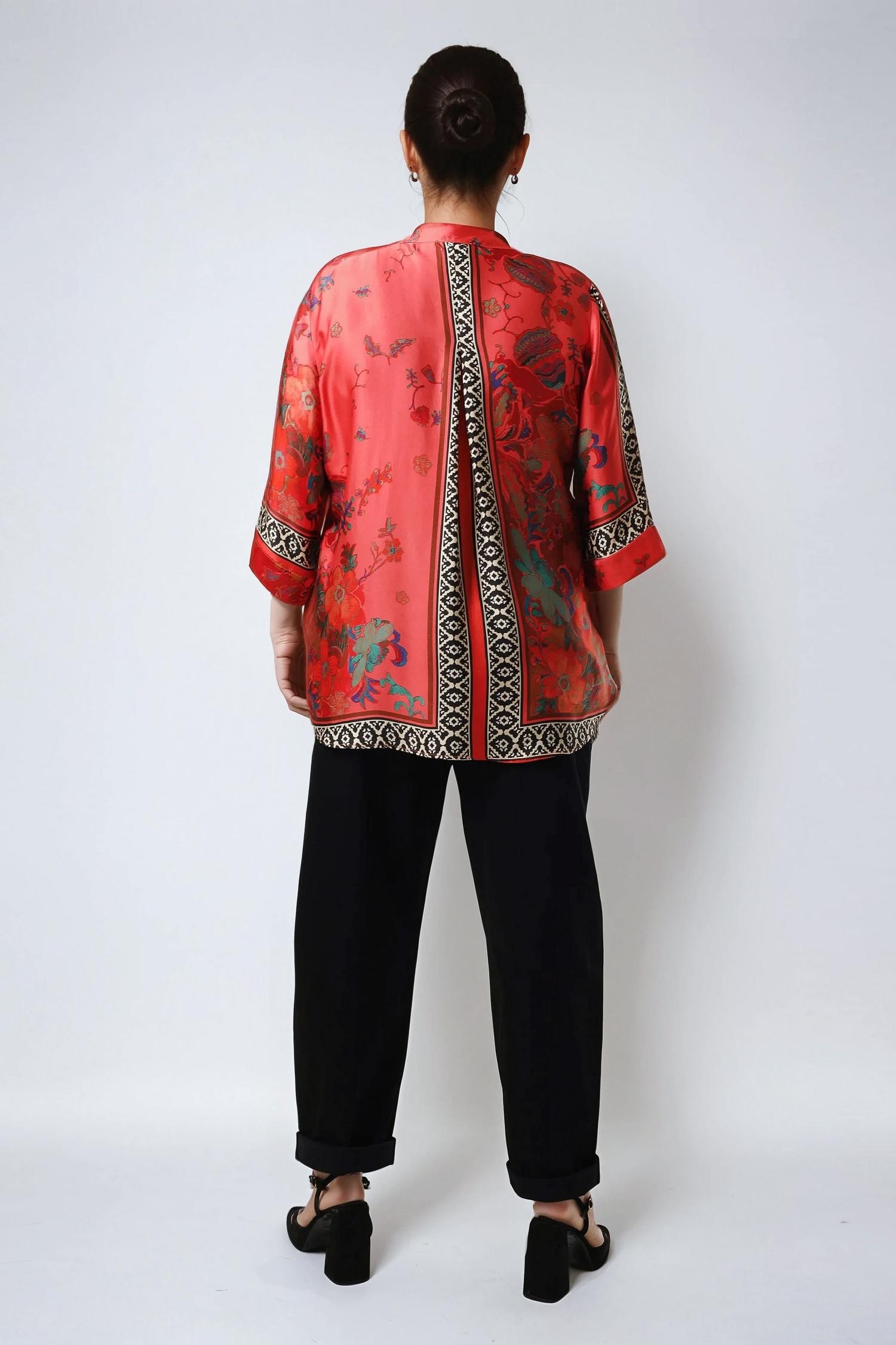 Blouse imprimée avec une base effet satiné en viscose ultra fluide