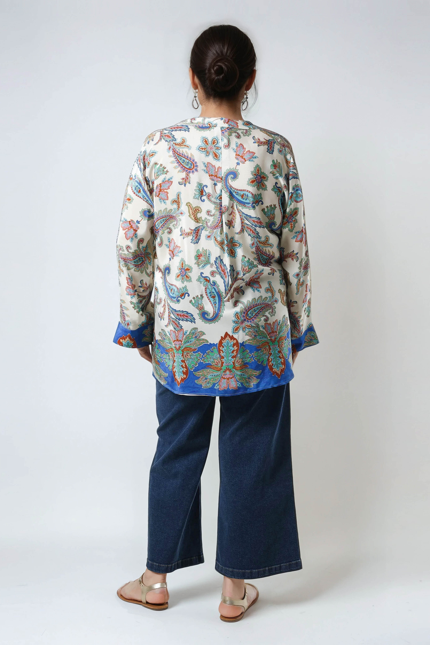 Blouse imprimée avec une base effet satiné en viscose ultra fluide