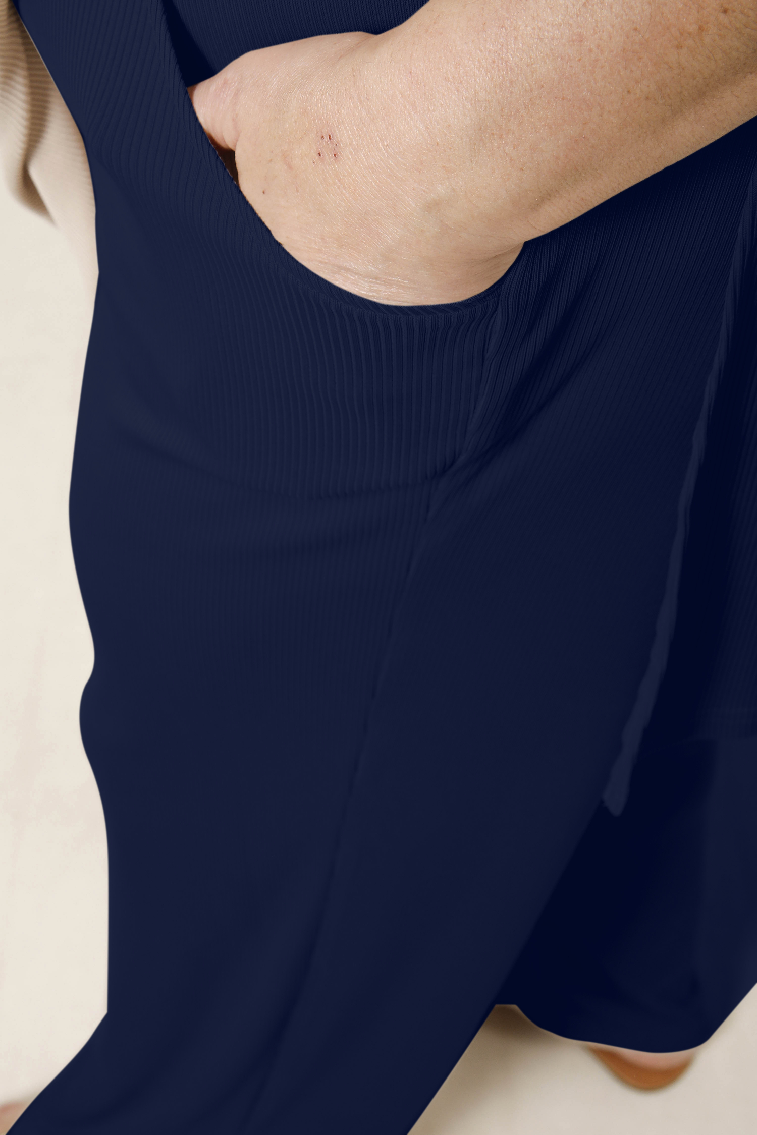 Plain ribbed pants
