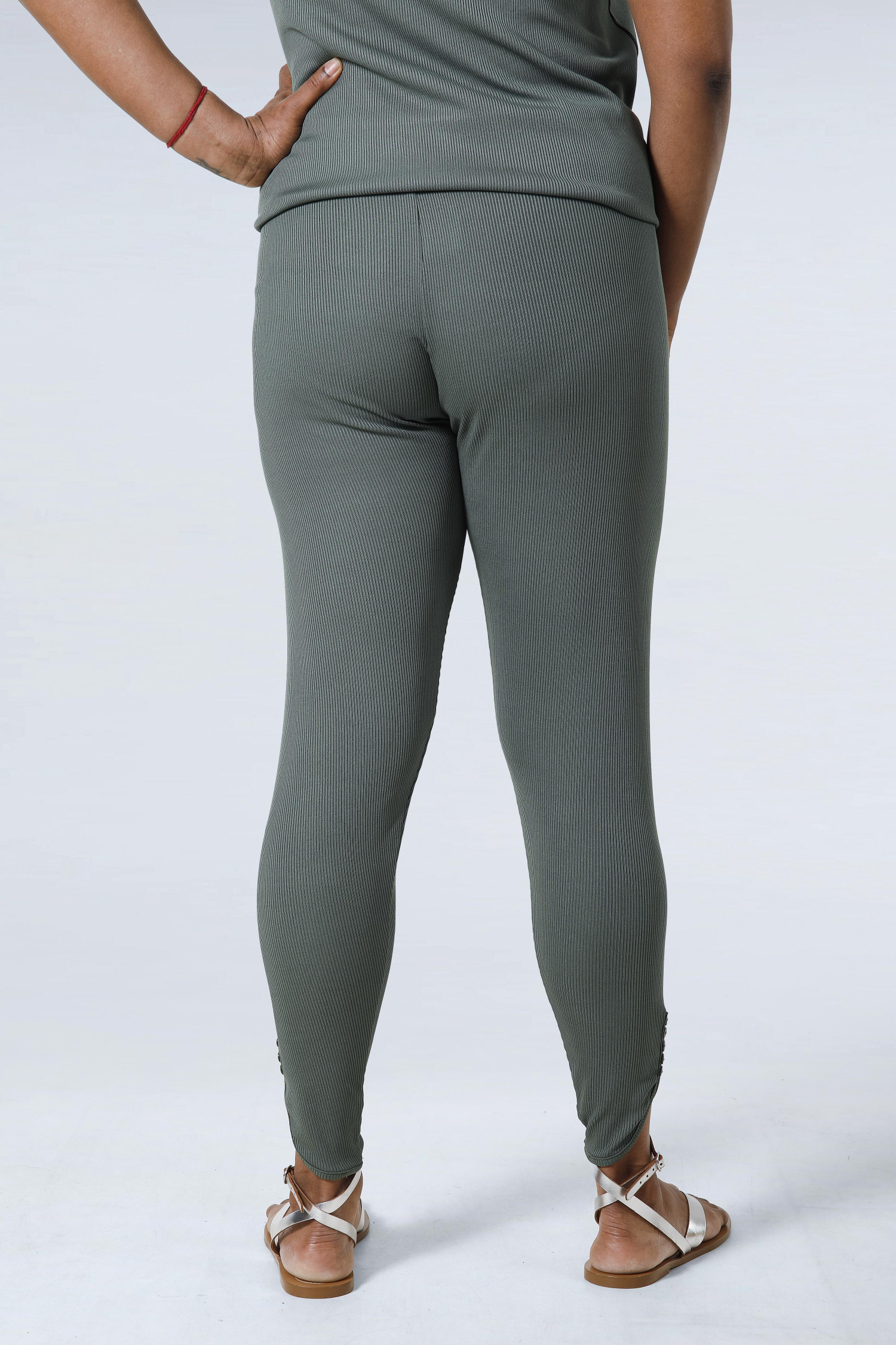 Legging en maille unie avec rangée de boutons