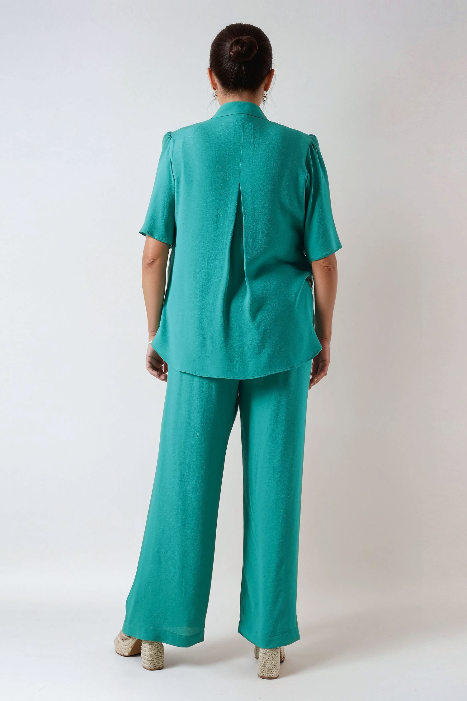 Plain shirt in ultra-fluid viscose crepe 