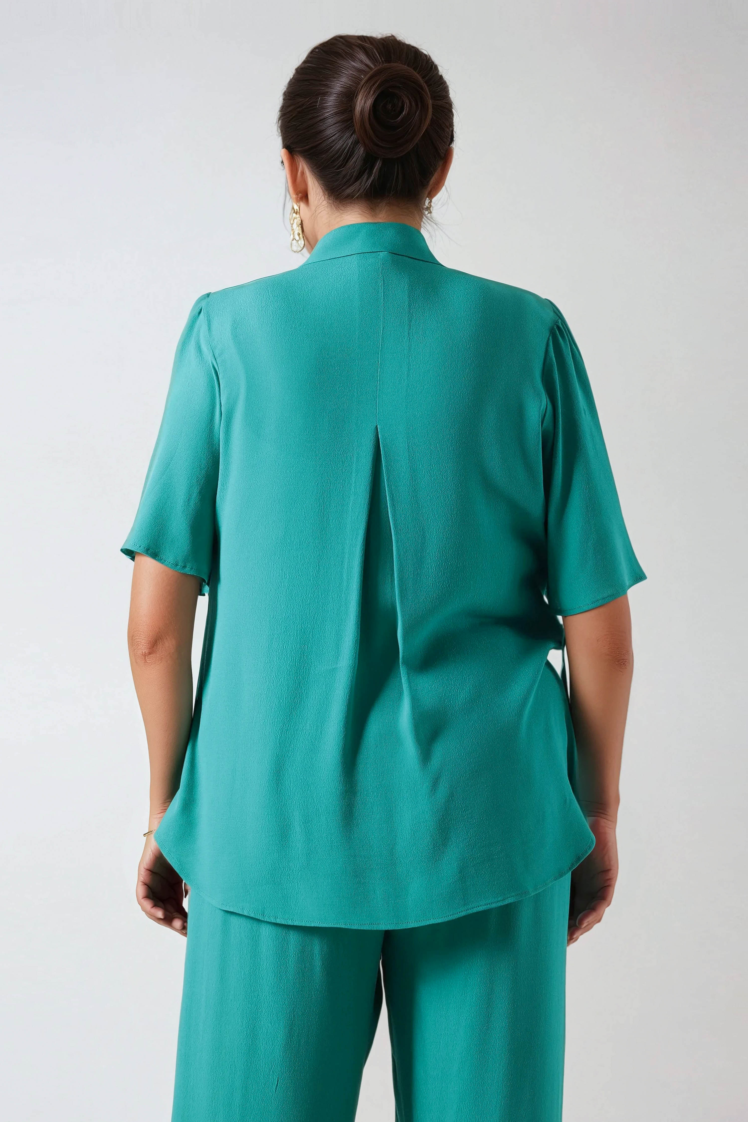 Plain shirt in ultra-fluid viscose crepe 