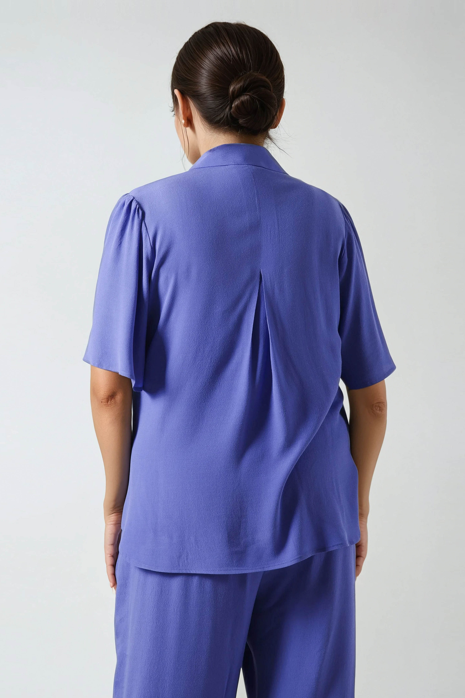 Plain shirt in ultra-fluid viscose crepe 