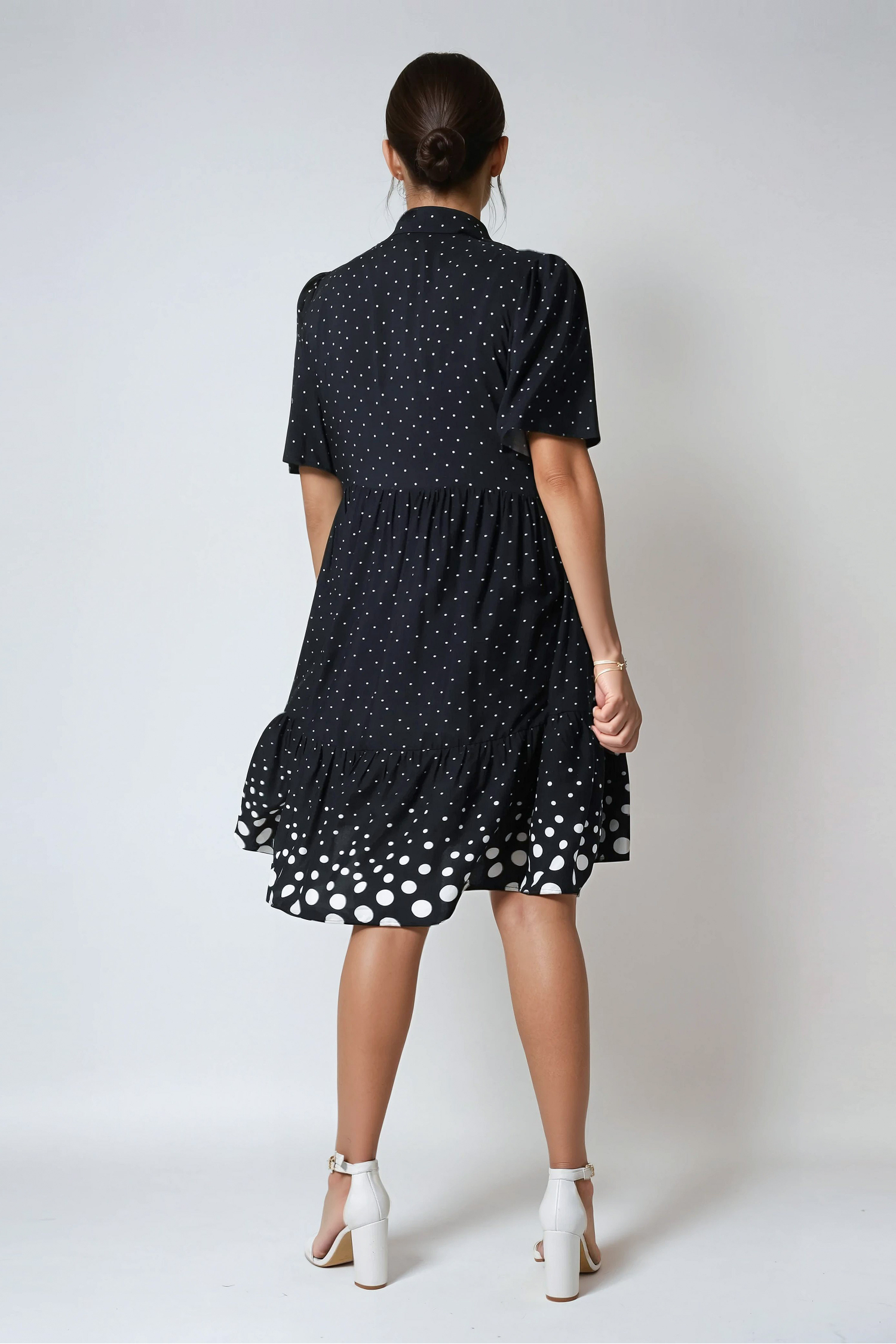 Shirt collar dress with graphic print and ultra-fluid viscose base