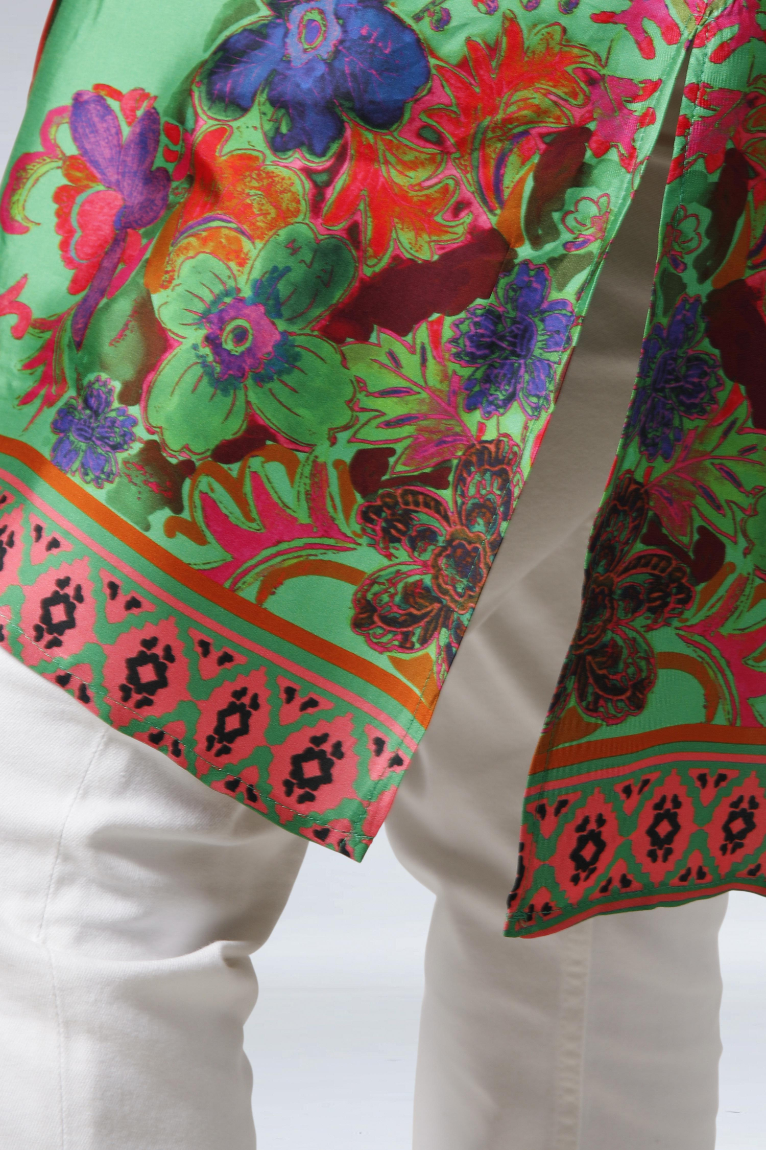 Ultra-fluid viscose graphic pattern printed tunic