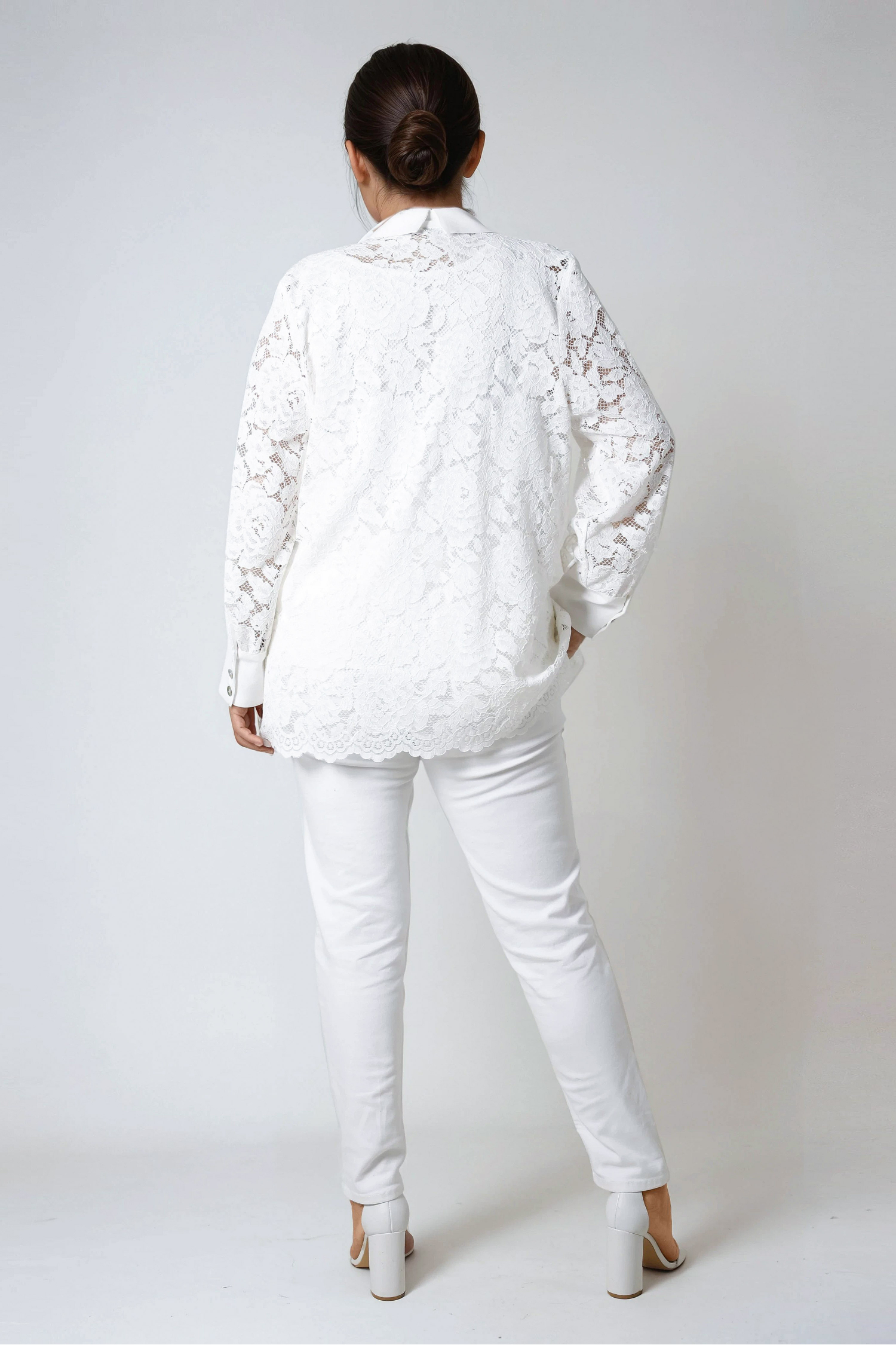 Lace shirt and viscose crepe tank top 