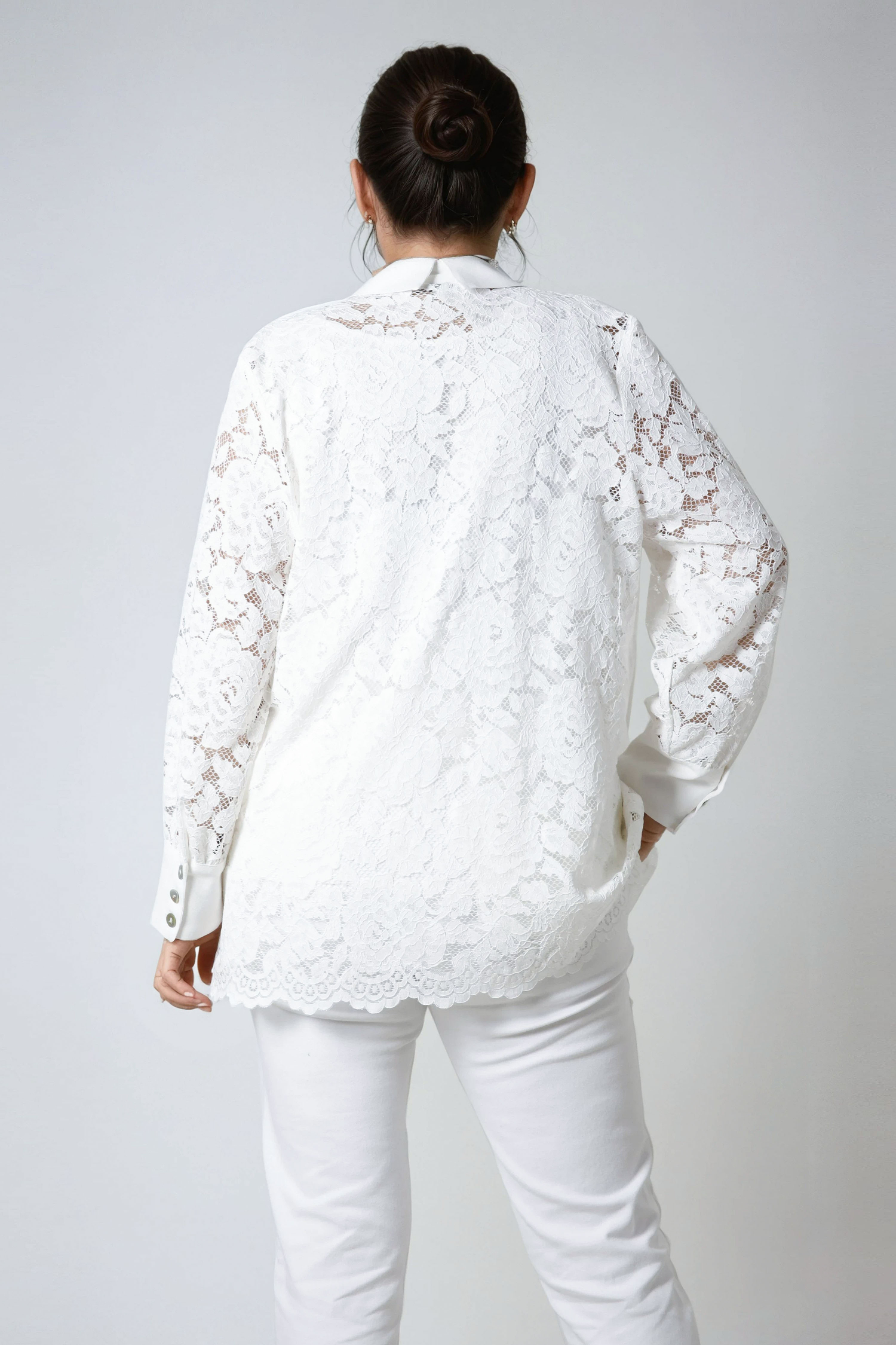 Lace shirt and viscose crepe tank top 