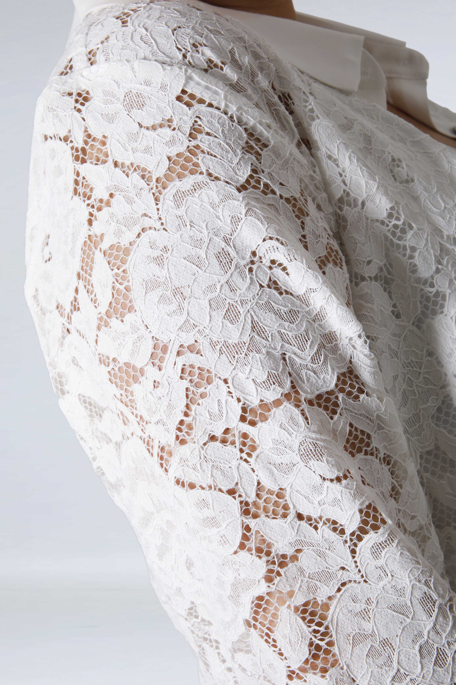 Lace shirt and viscose crepe tank top 