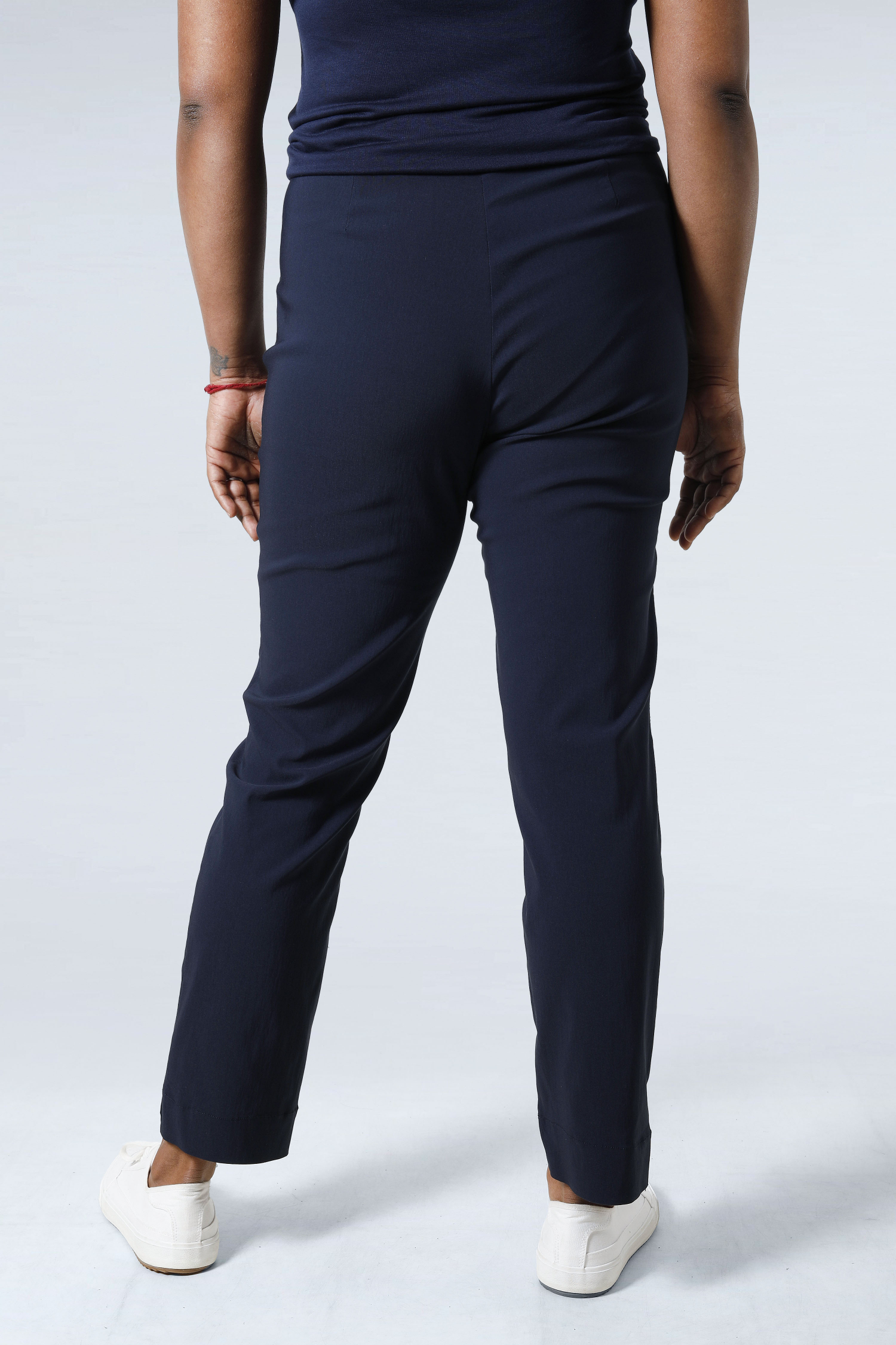 Straight pants in eco-friendly bengaline