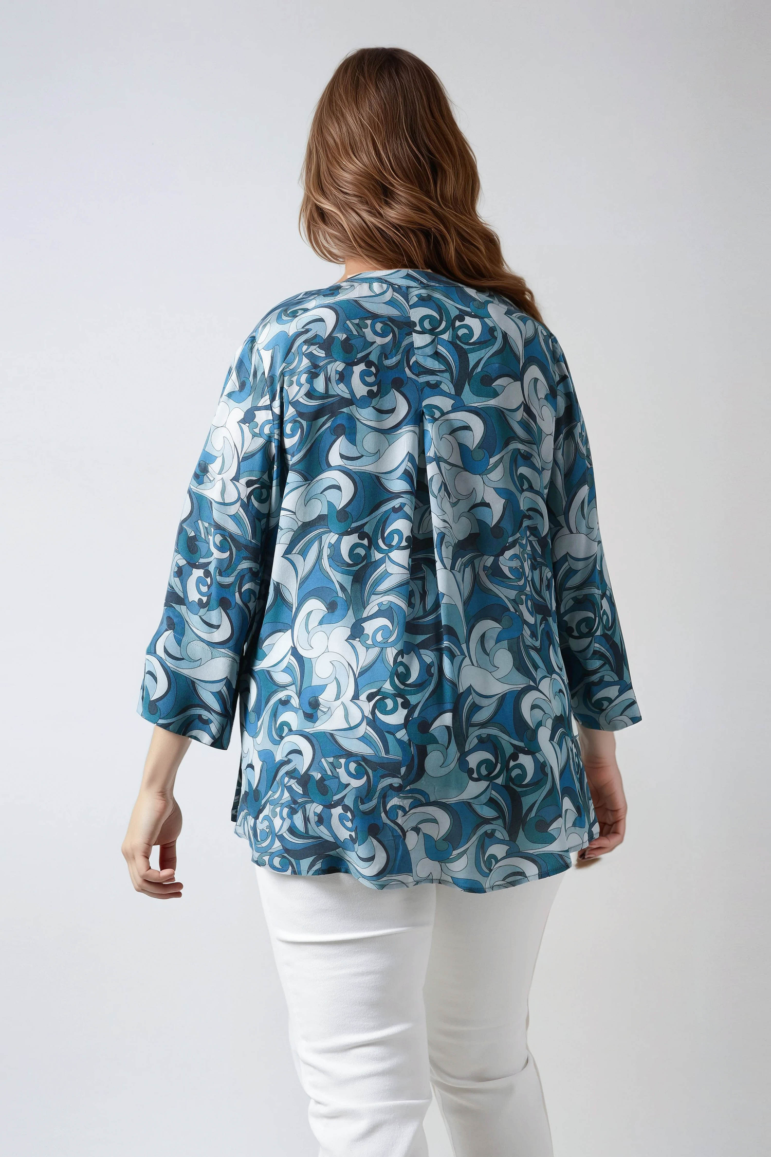 Printed blouse with ultra-fluid viscose crepe base 