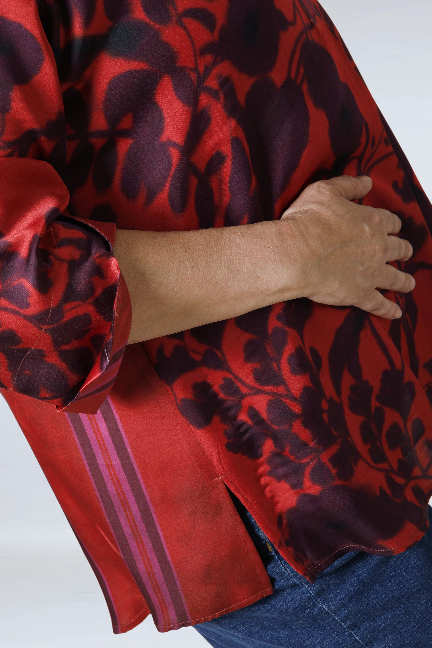 Blouse imprimée avec une base effet satiné.