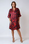 Robe satinée jeu de rayure et fleur