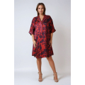 Robe satinée jeu de rayure et fleur