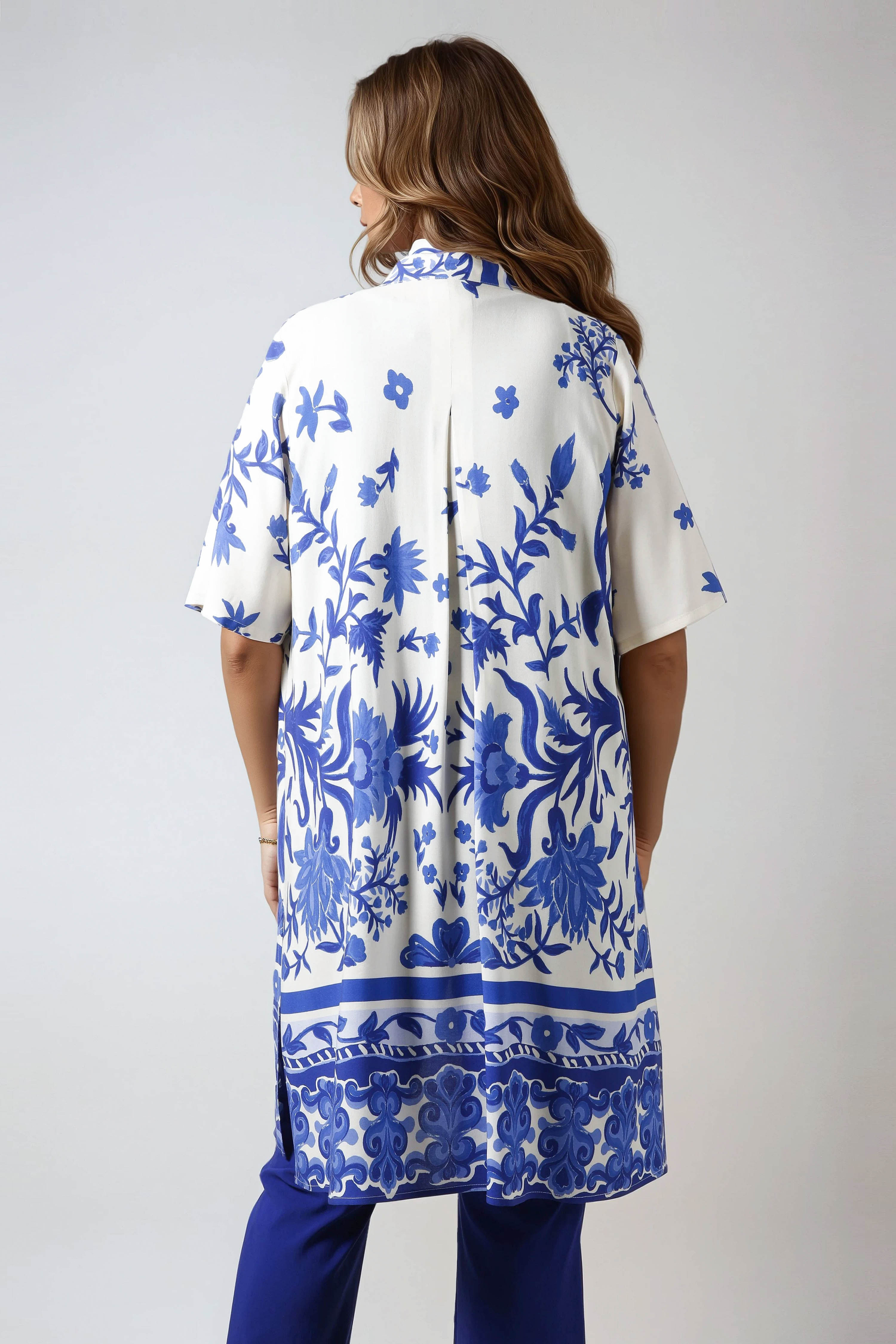 Long shirt with placed base print.