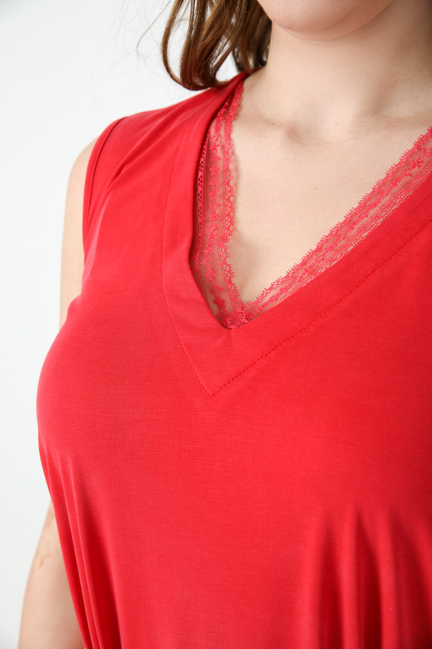 Modal tank top with lace trim