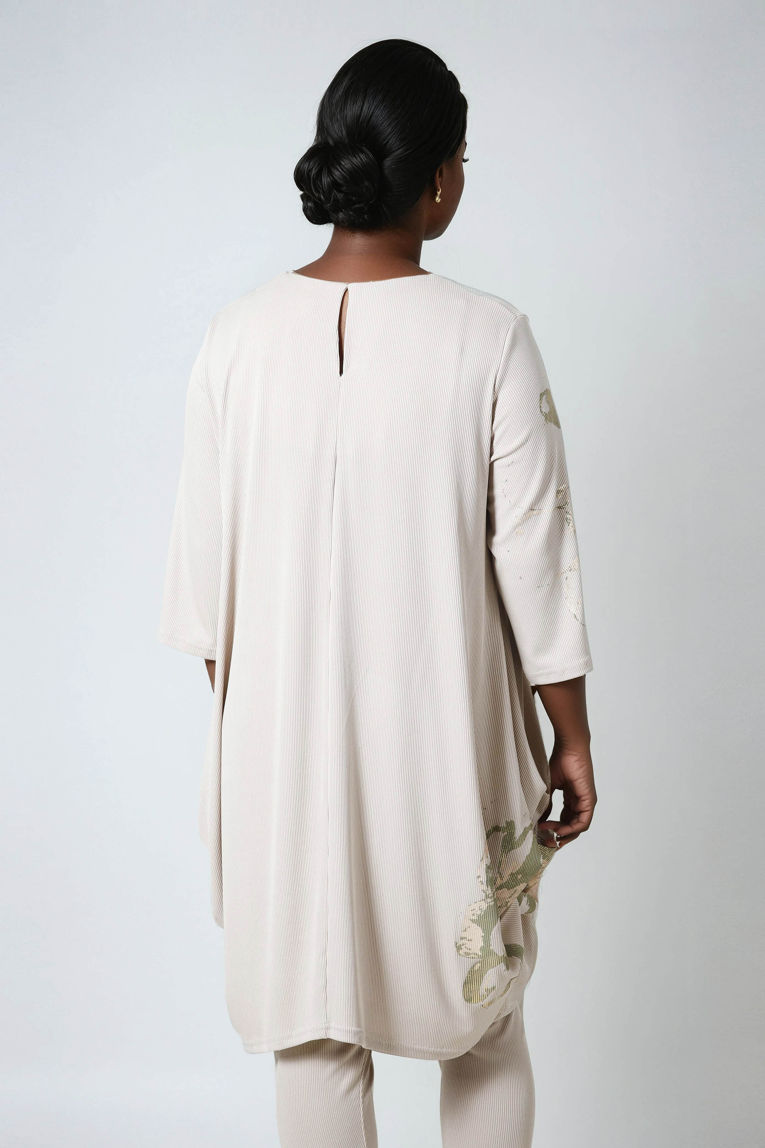 Mesh tunic with screen printing