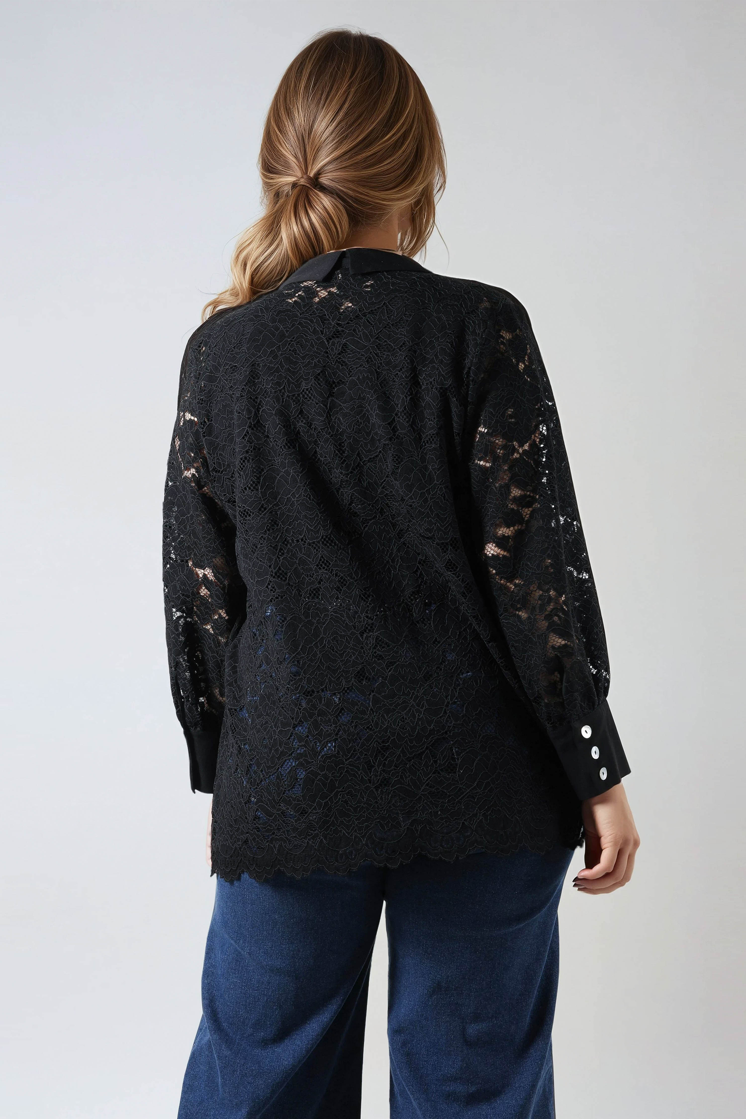 Lace shirt and viscose crepe tank top 