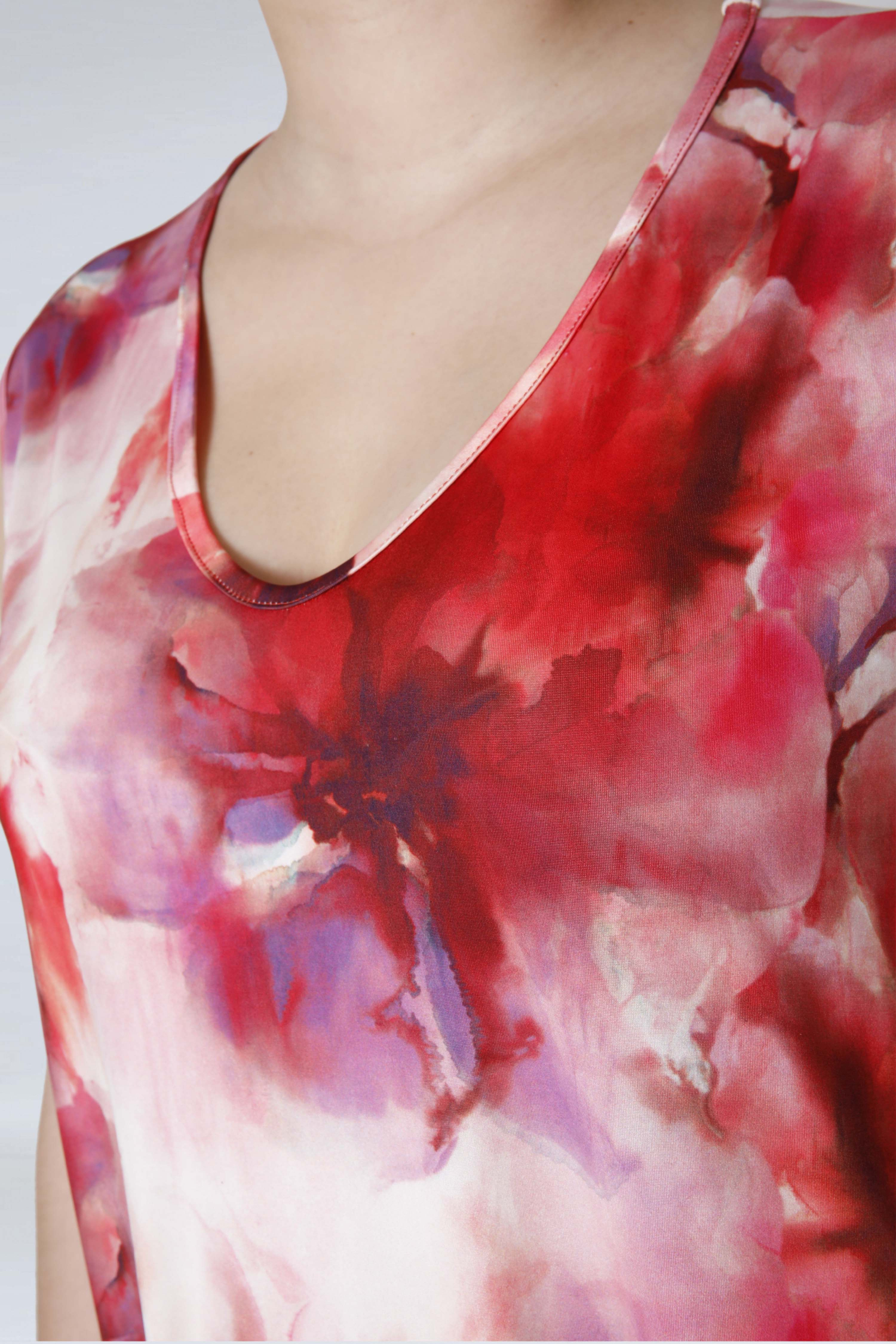 Printed viscose elastane tank top.