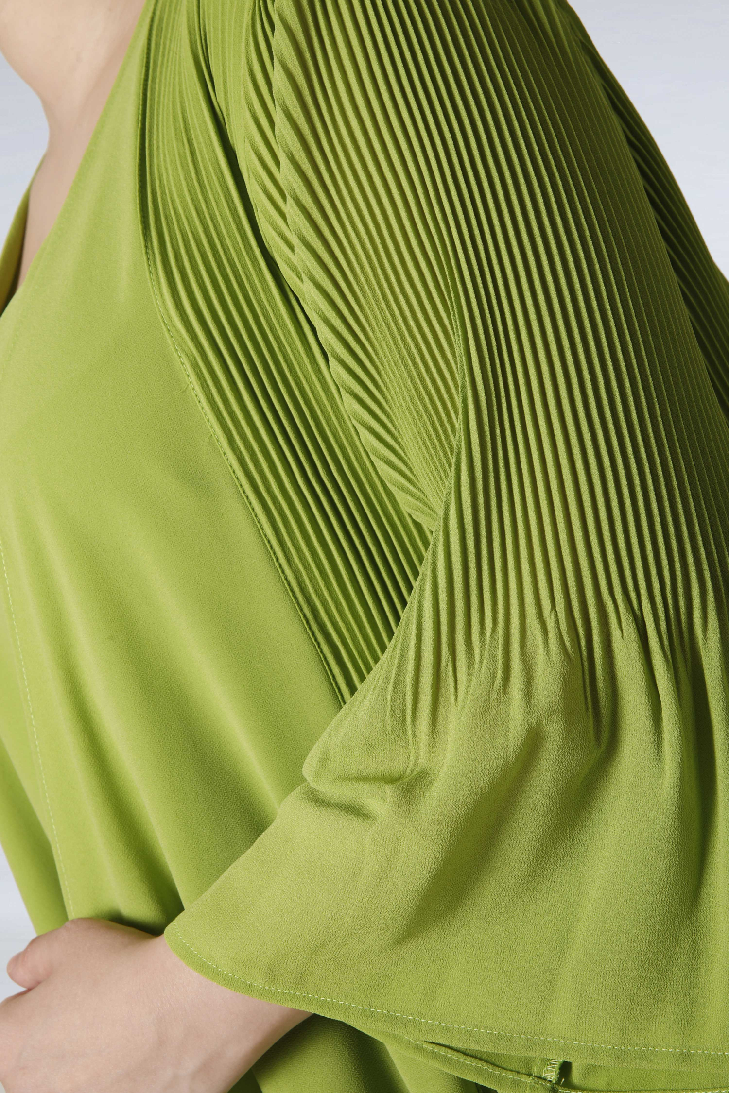 Pleated flowing jacket 