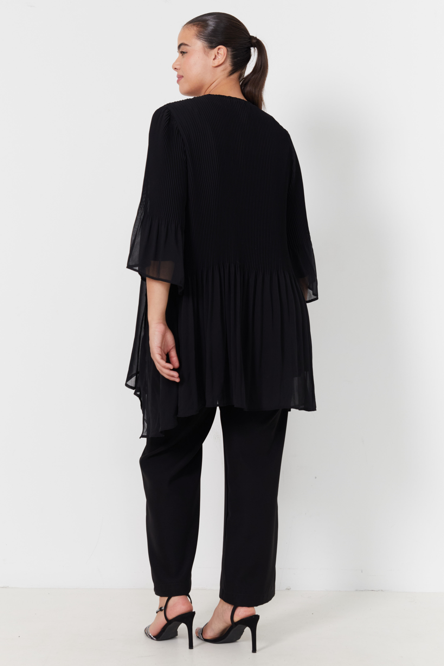 Pleated flowing jacket 