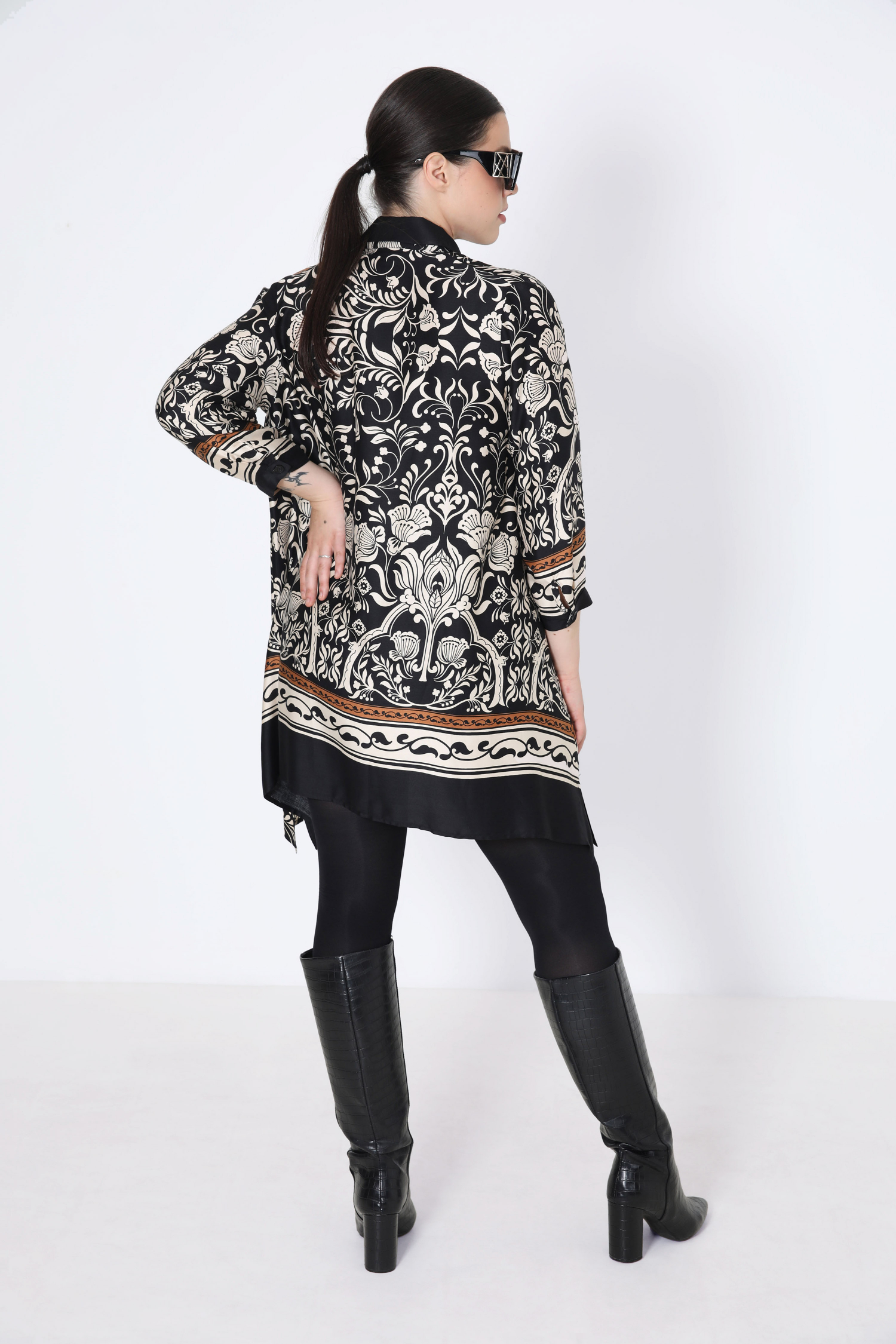 Shirt in very fluid viscose crepe graphic patch 
