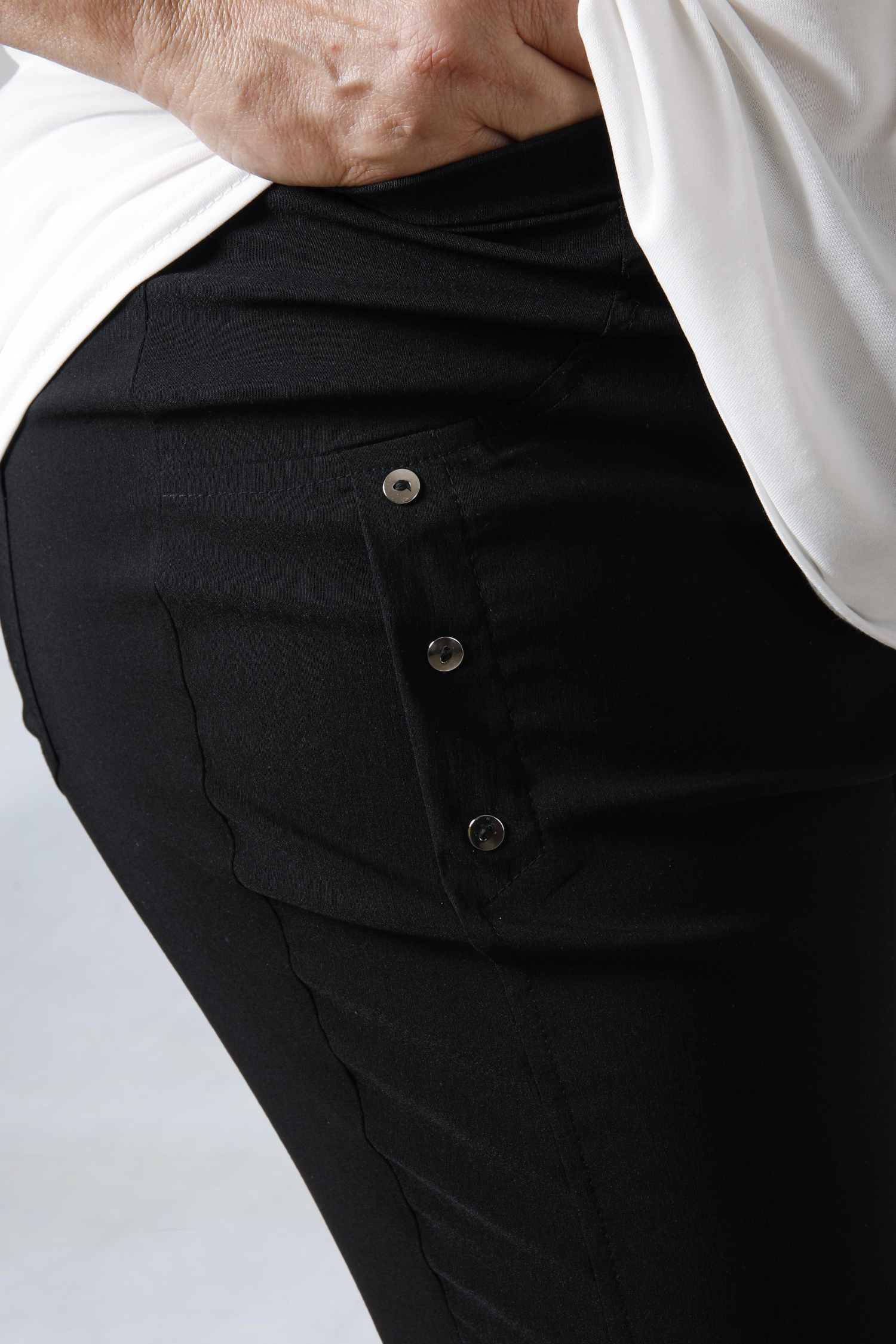Pantalon élégant à boutons
