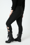 Cropped pants cut on the side