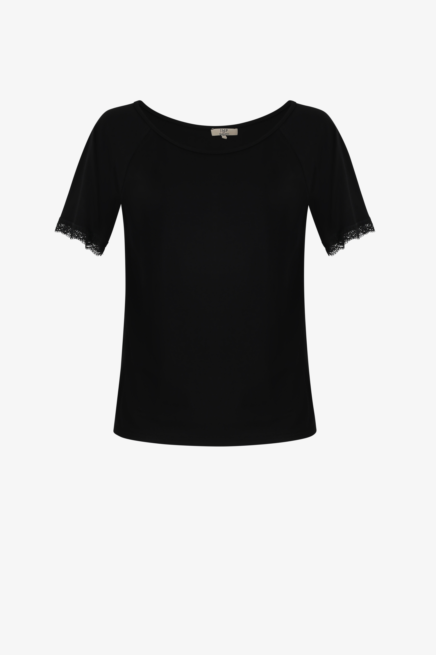 Wide neckline lace t-shirt 