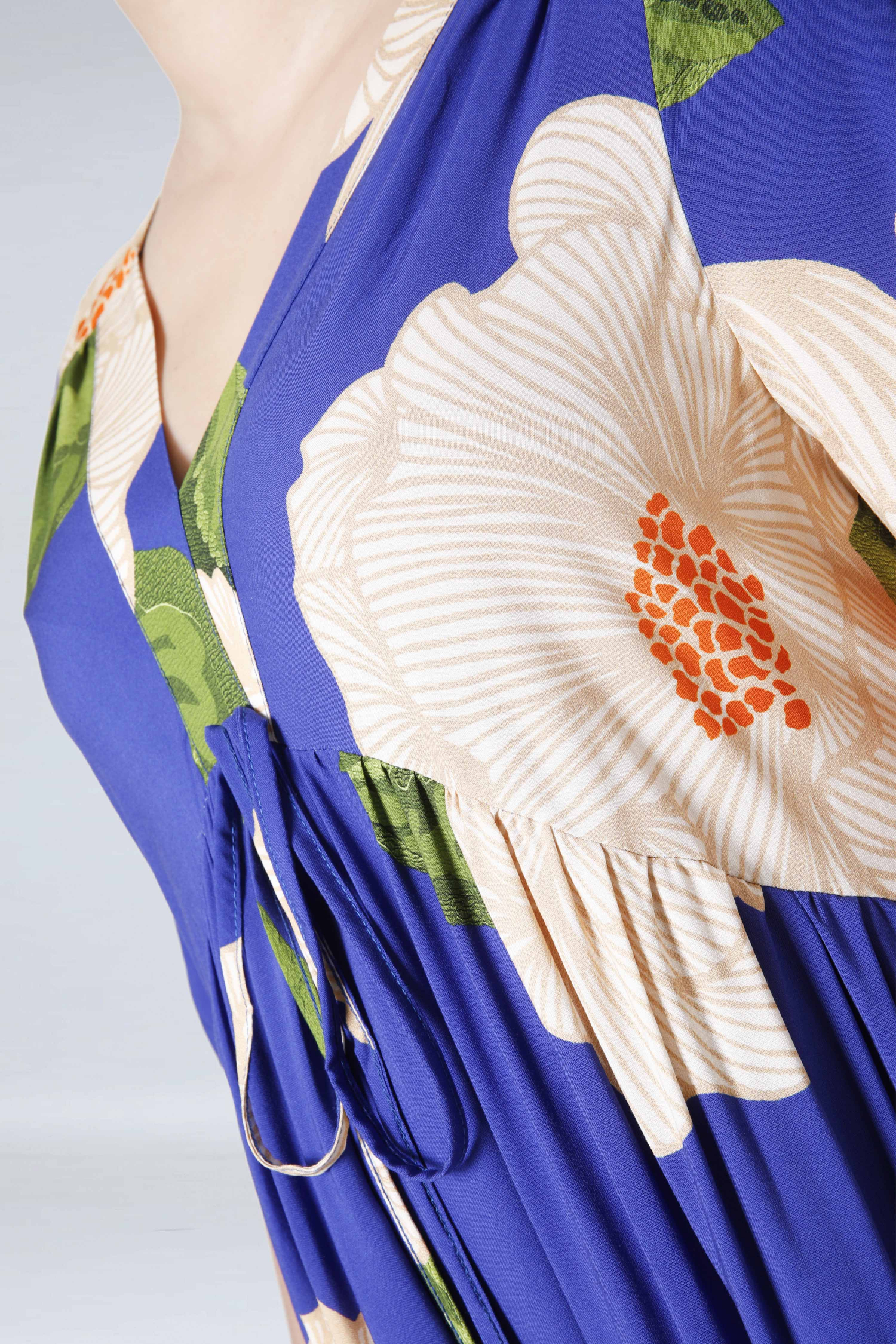 Long bohemian style dress in gradient polka dot print