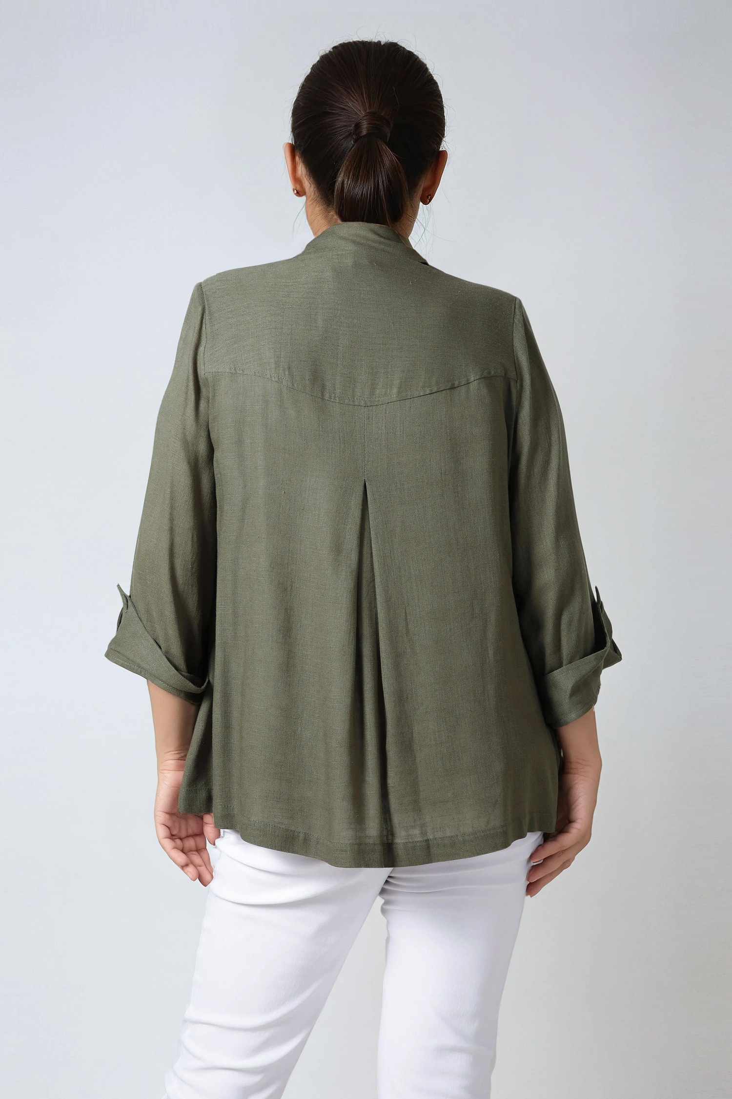 Flared jacket with Peter Pan collar and 3/4 sleeves 