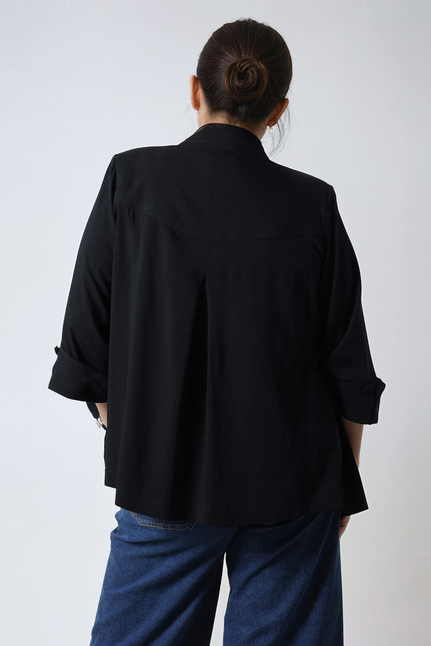 Flared jacket with Peter Pan collar and 3/4 sleeves 