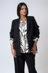 Plain tailored jacket with side slits