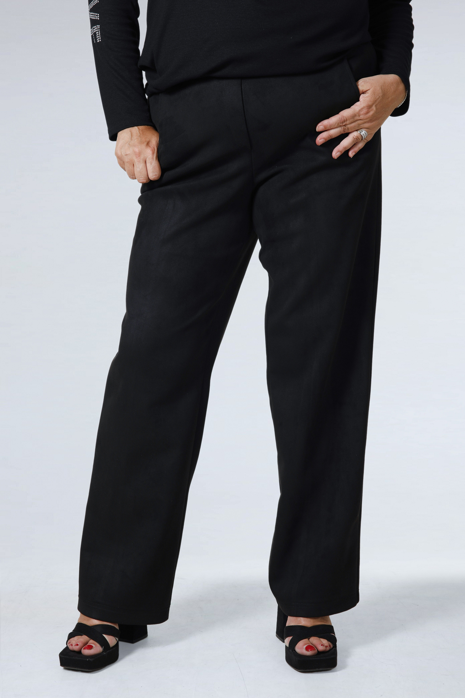 Pantalon droit effet daim tissus elastane 