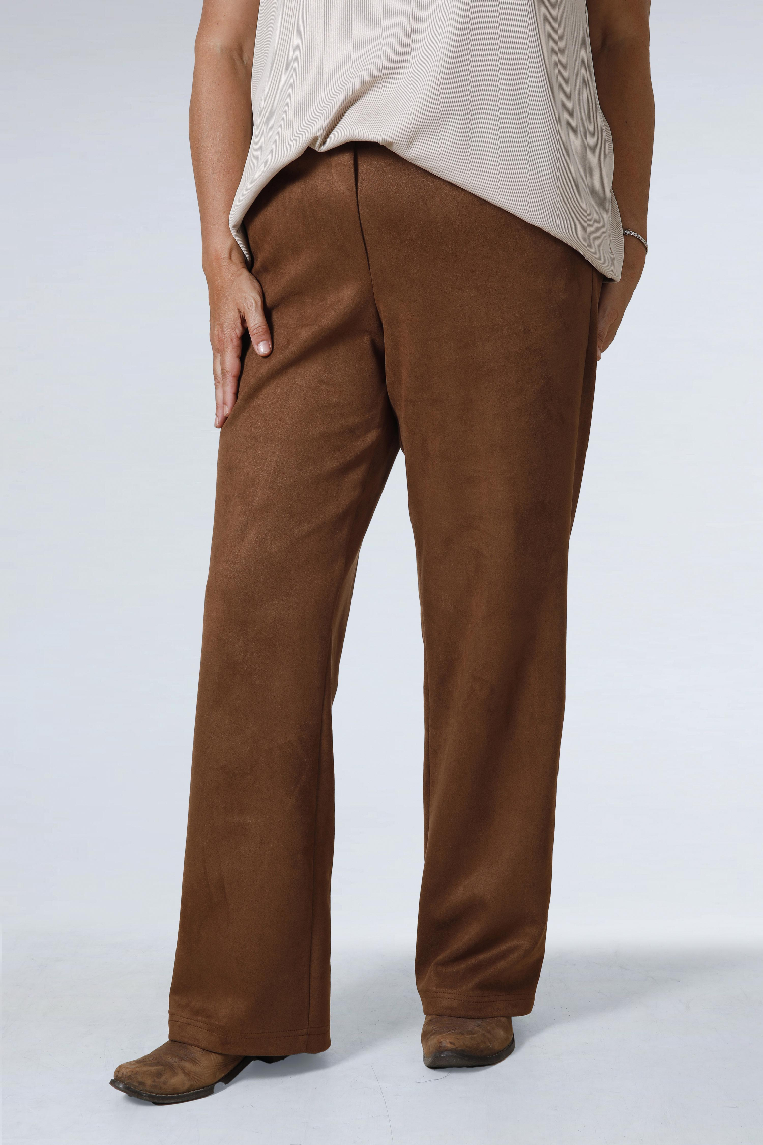 Straight suede-effect pants.