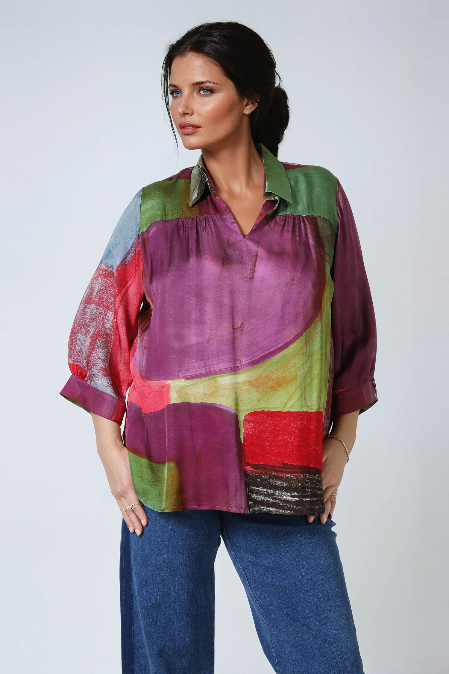 Blouse in gouache effect print
