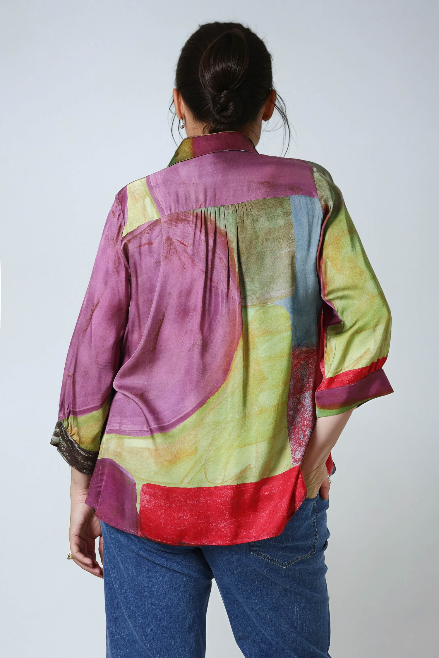 Blouse in gouache effect print
