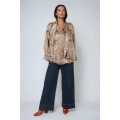 Flowing tie-collar shirt with floral print 
