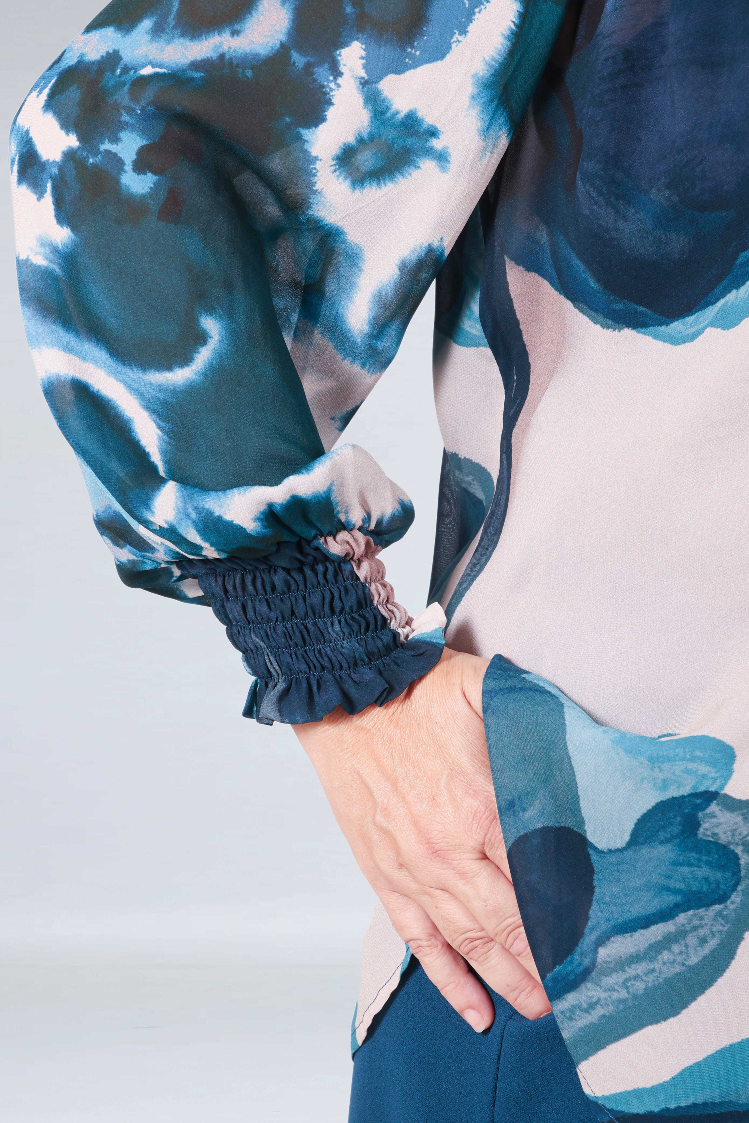Fusion duck blouse in viscose voile with coordinated floral prints