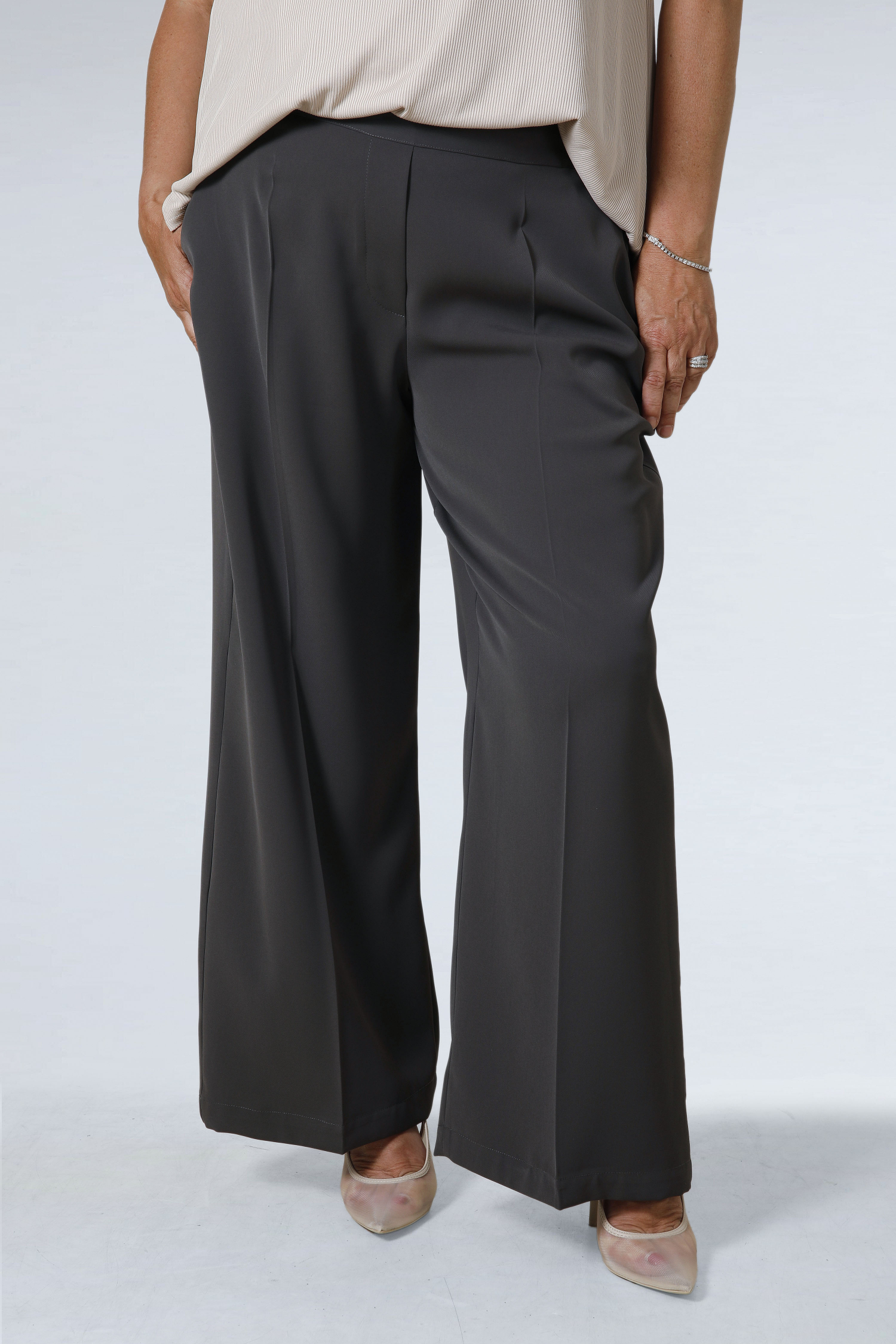 Plain tailored trousers with elasticated waist