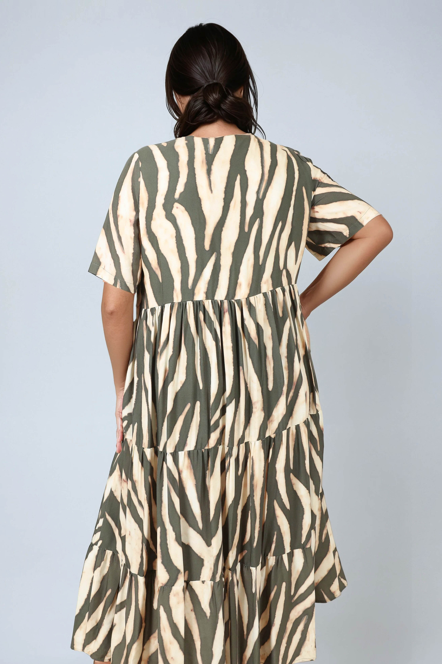 Long printed dress with a base
