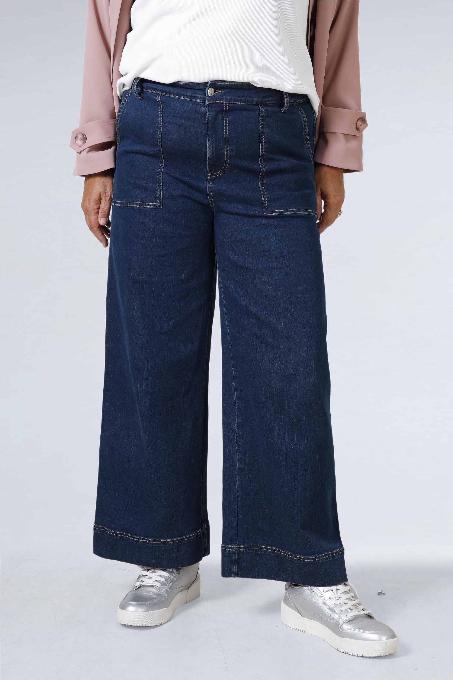 Raw flared jeans