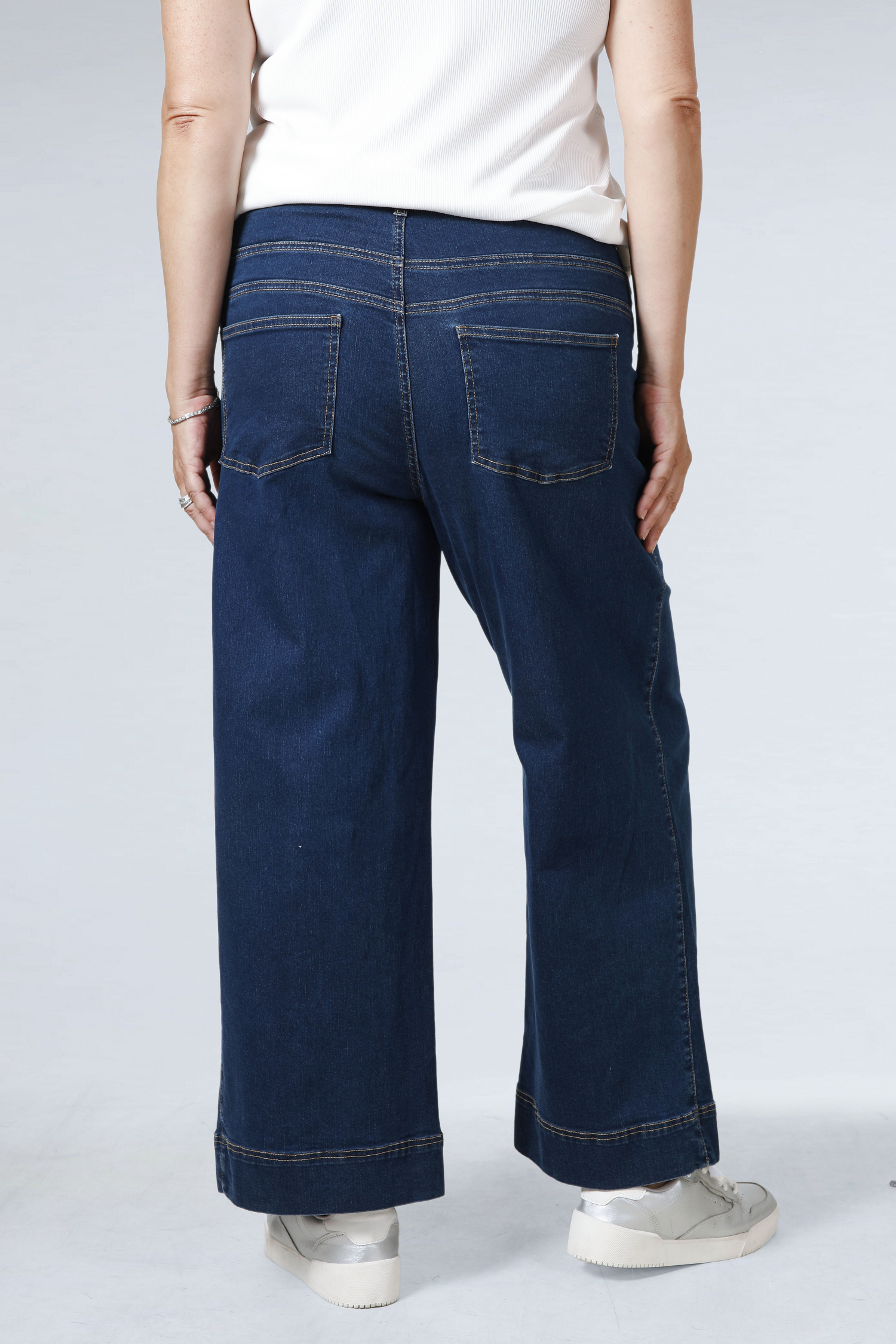 Raw flared jeans