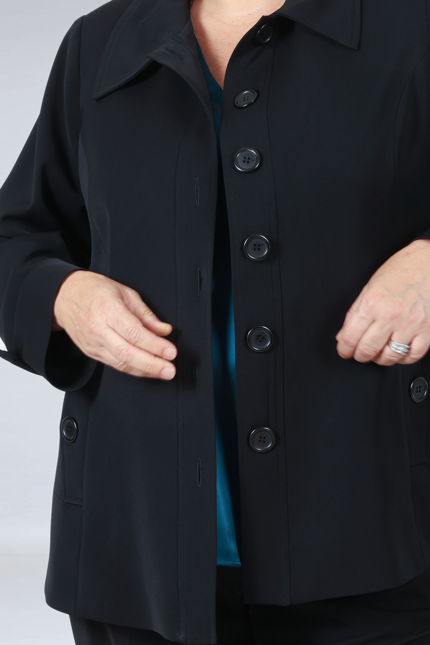 Fluid jacket in stretch and supple fabric 