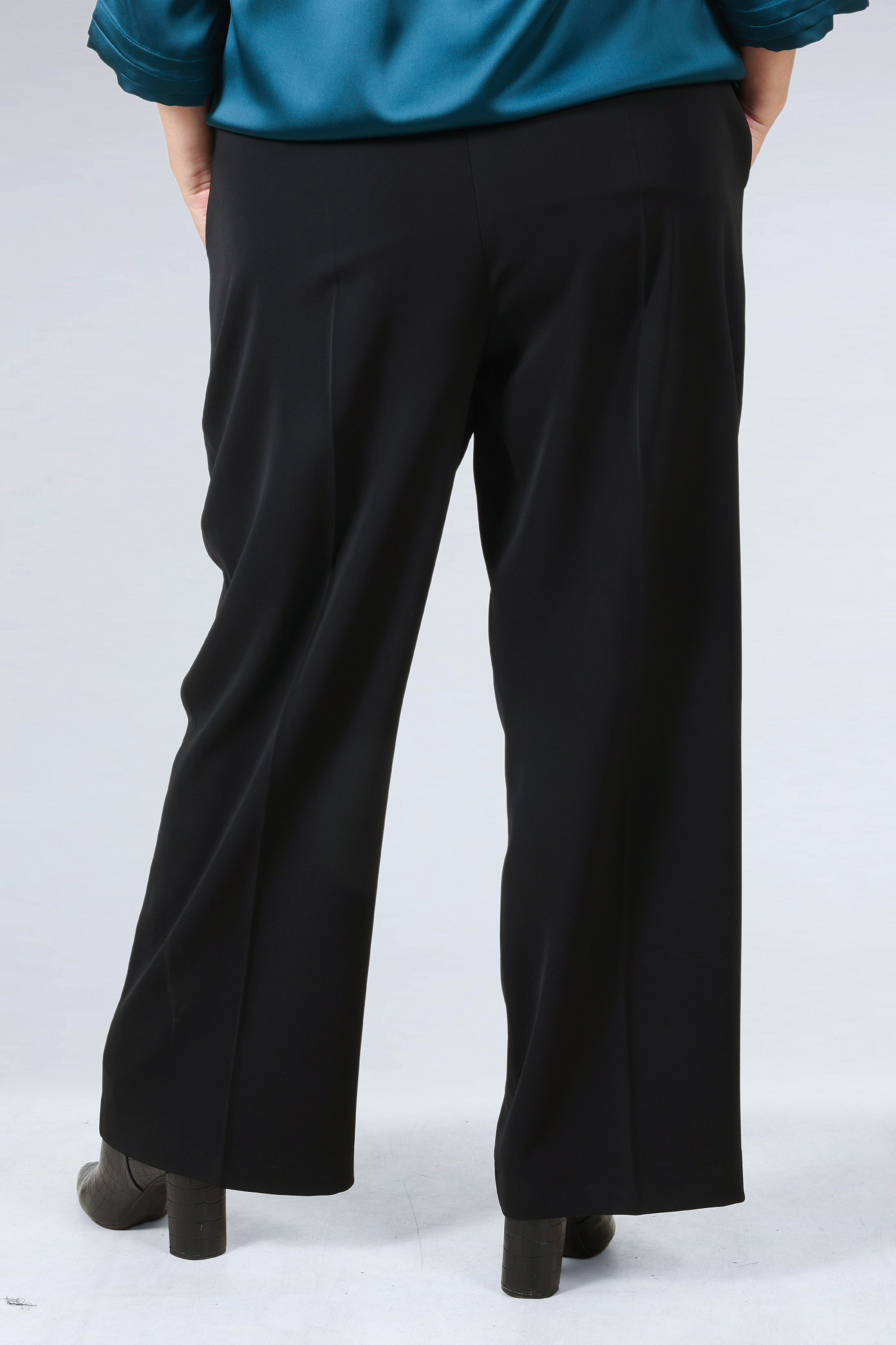 Plain tailored trousers with elasticated waist