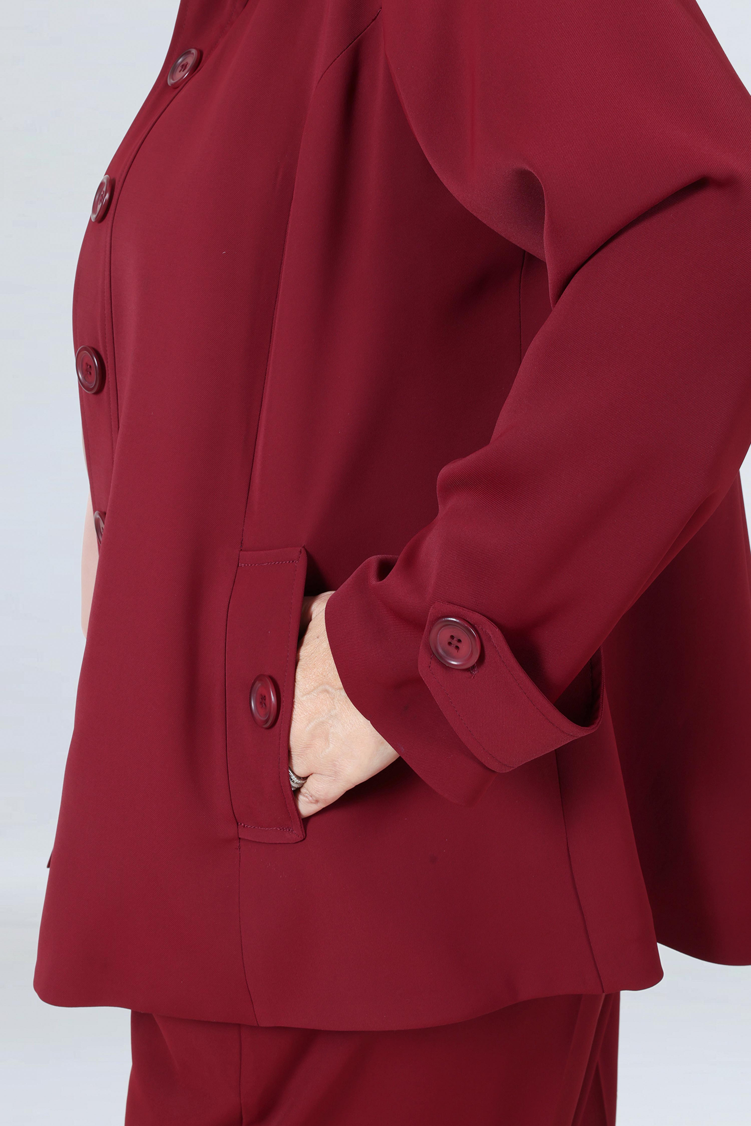 Fluid jacket in stretch and supple fabric 