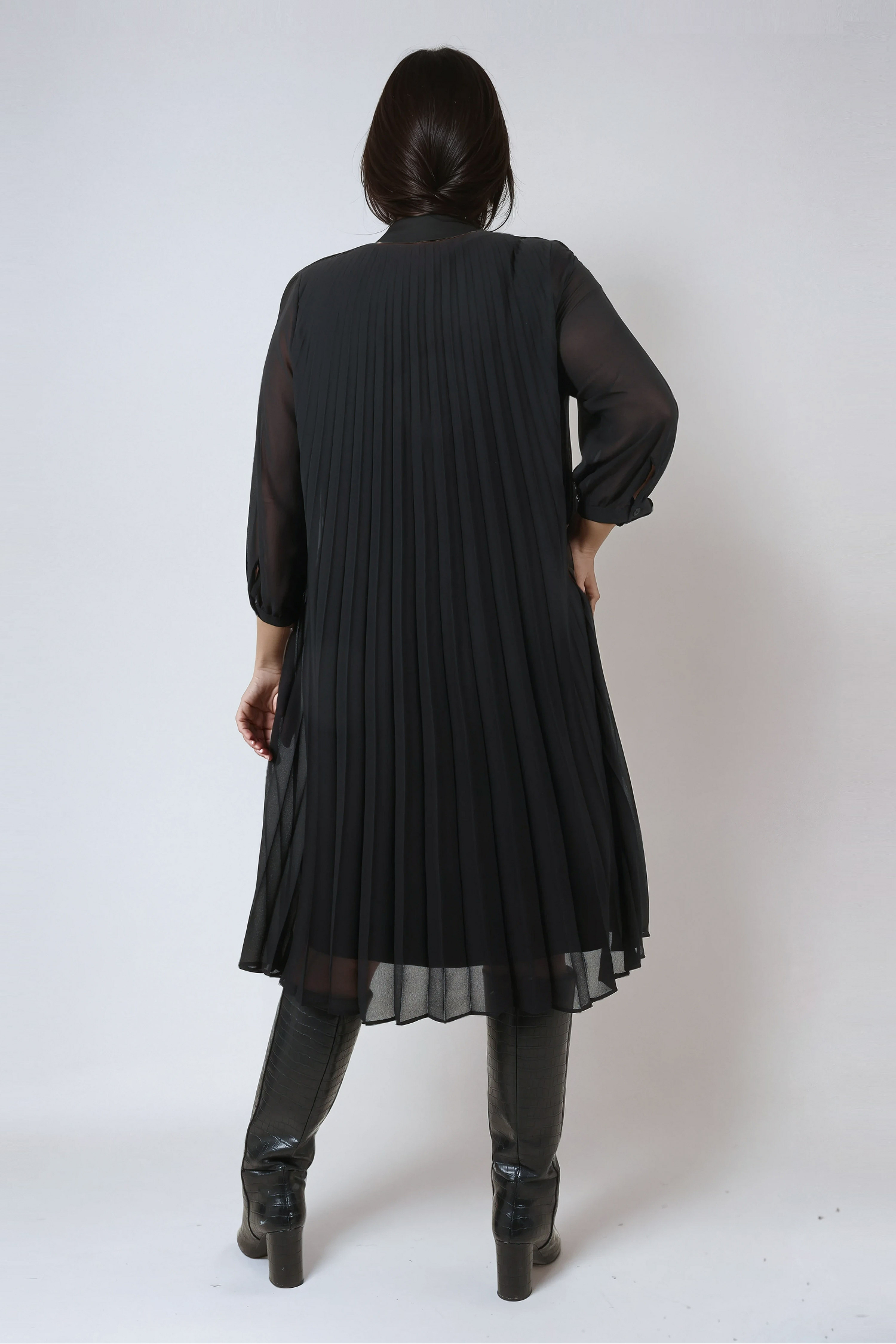 Airy pleated midi dress 