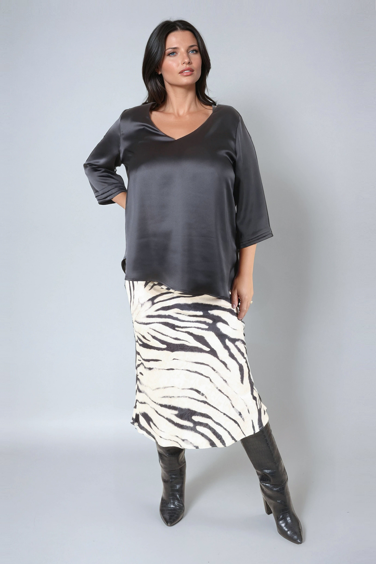 Blouse in satin viscose col V elegance bleu celeste